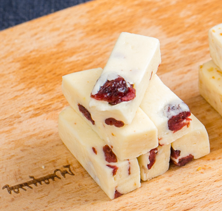 牛轧糖手工自制散装喜糖蔓越莓内蒙古雪花酥牛奶花生软牛轧糖