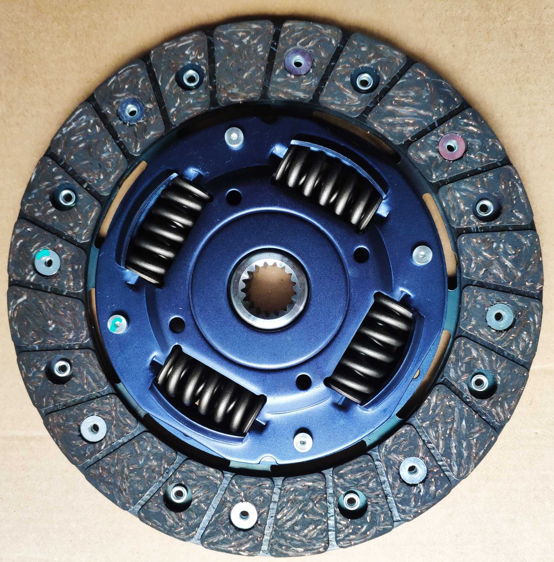 五菱之光汽车离合器片465 宝骏荣光 宏光 鸿图b12 b13离合器压盘