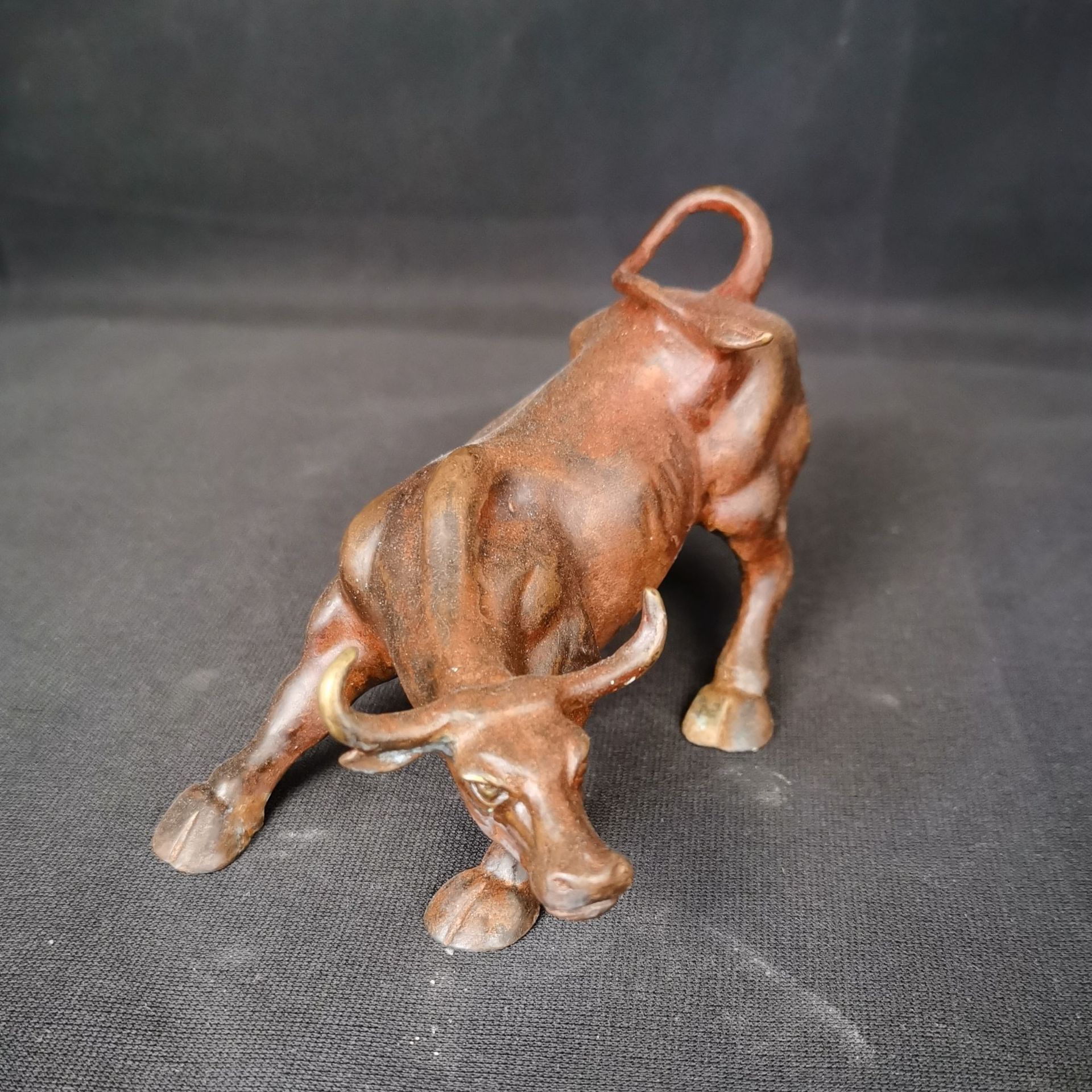 纯铜工艺铜牛摆件茶宠风水装饰品大号华尔街牛招财办公桌客厅礼品