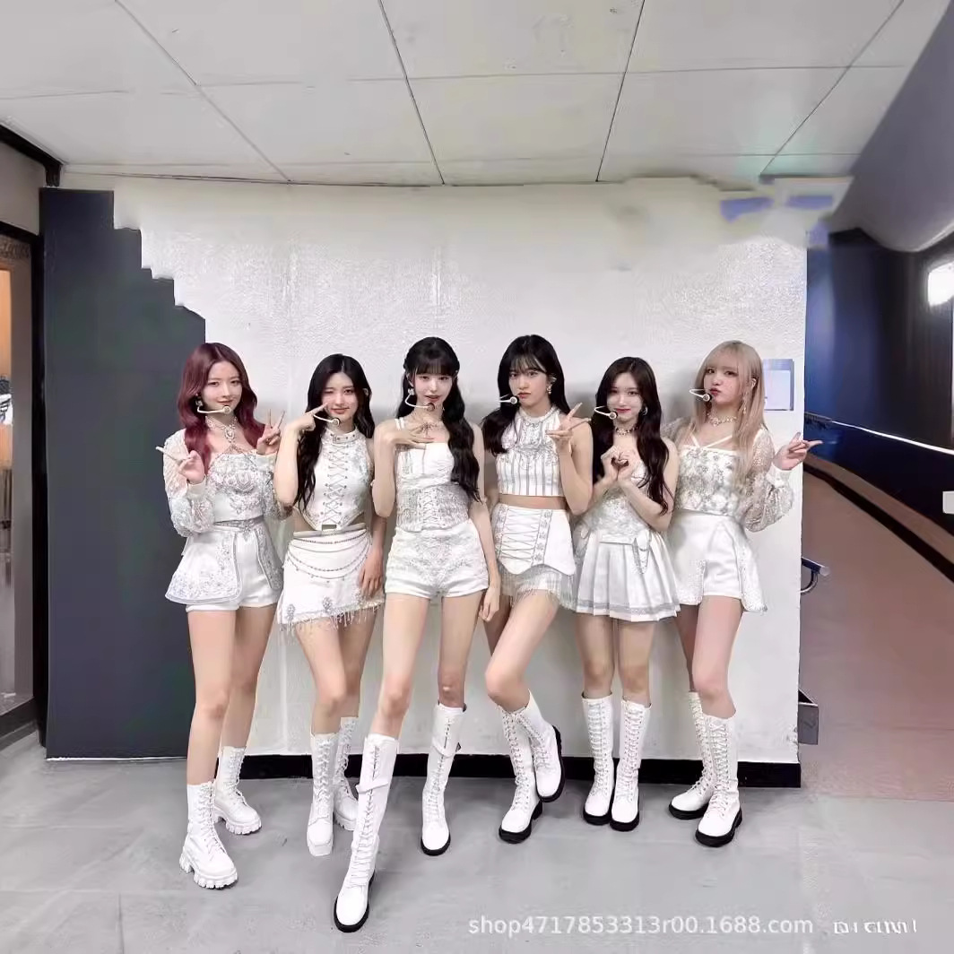 中国女团同款演出服2024新款爵士舞表演出服学生潮流团体舞蹈套装