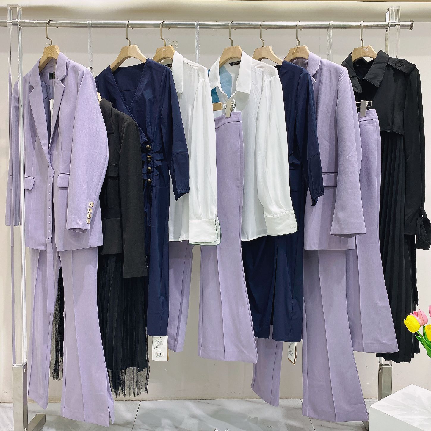 拉素秋品牌折扣女装杂款尾货厂家库存清仓实体店直播剪标走份批发