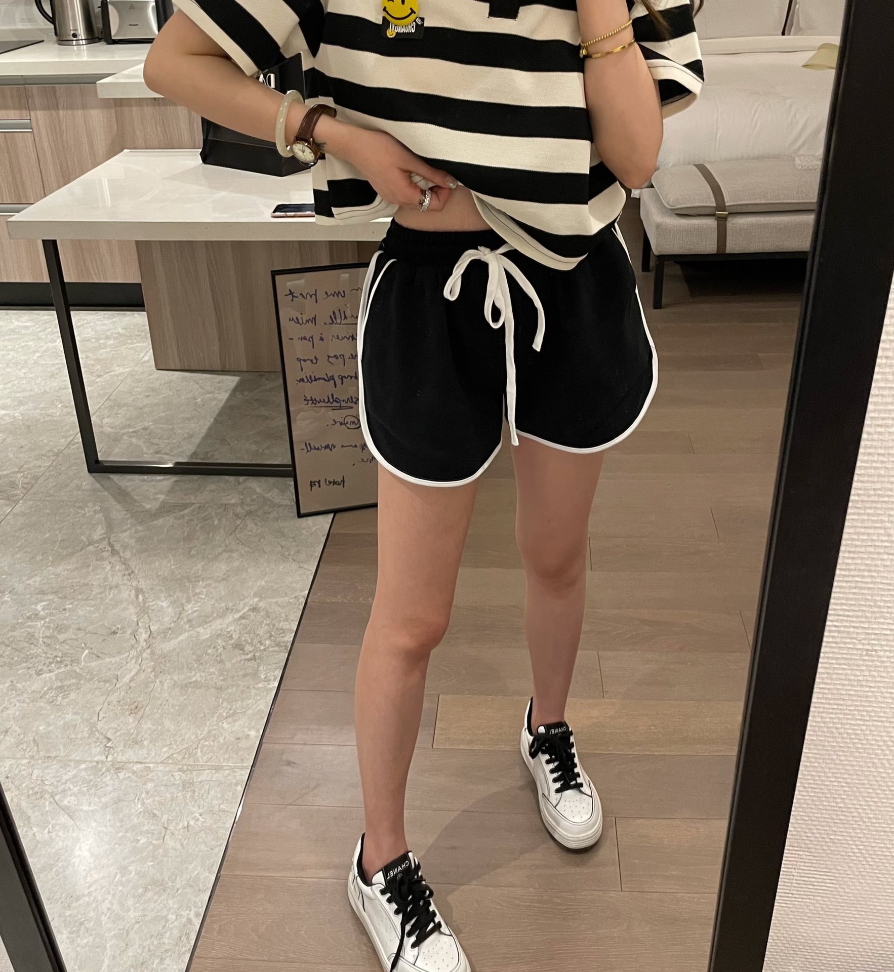 夏季新款白边休闲运动松紧腰系带短裤女f8774