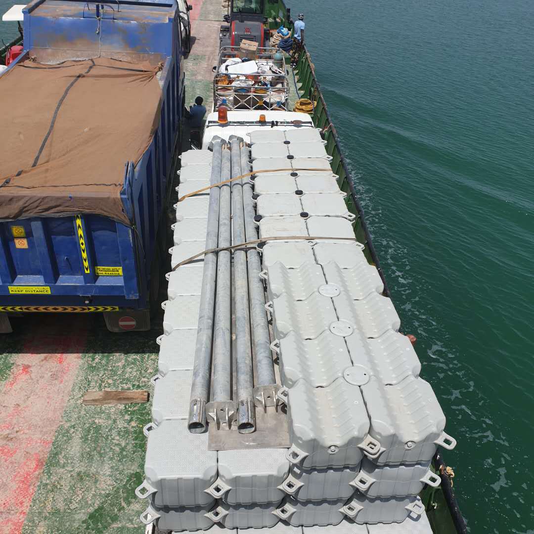 浮筒浮桥水上浮动平台摩托艇游艇快艇停泊码头垂钓网箱塑料浮台