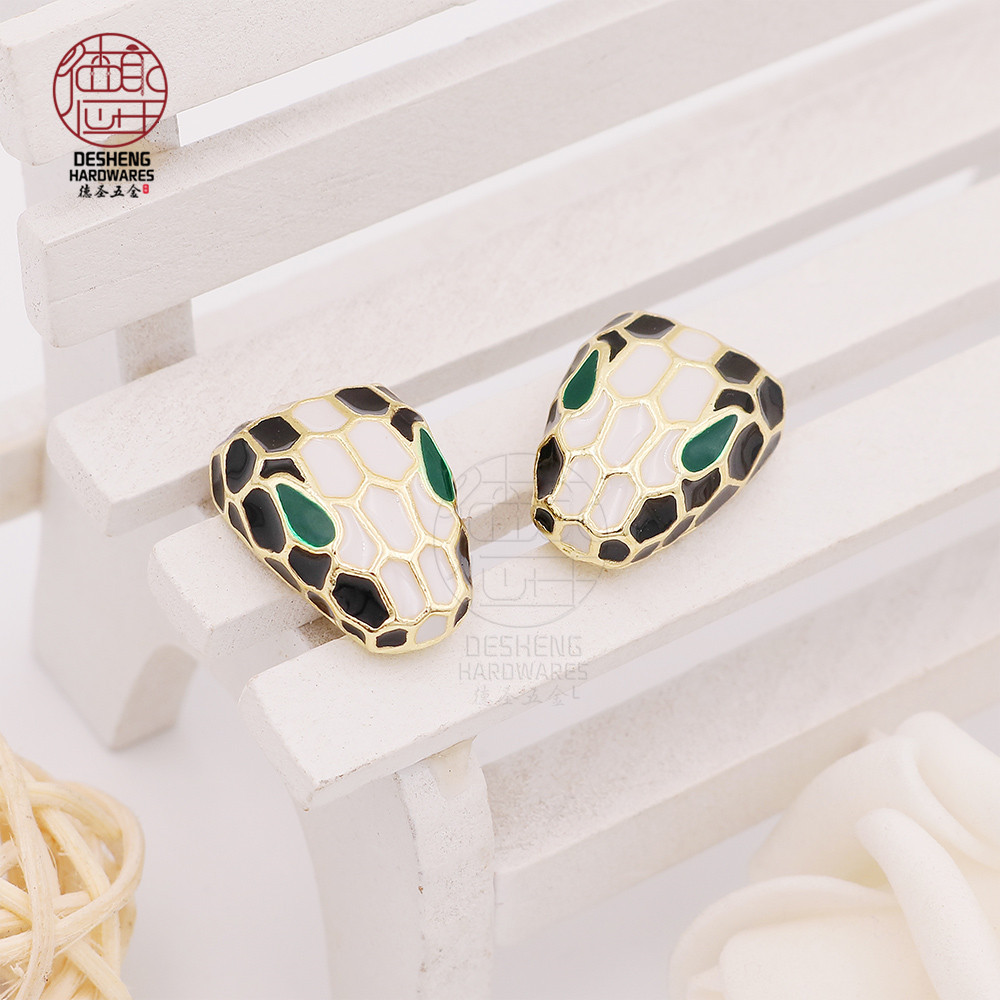 金属小蛇头饰品扣箱包五金配件服装鞋扣五金配件包个性装饰蛇头扣