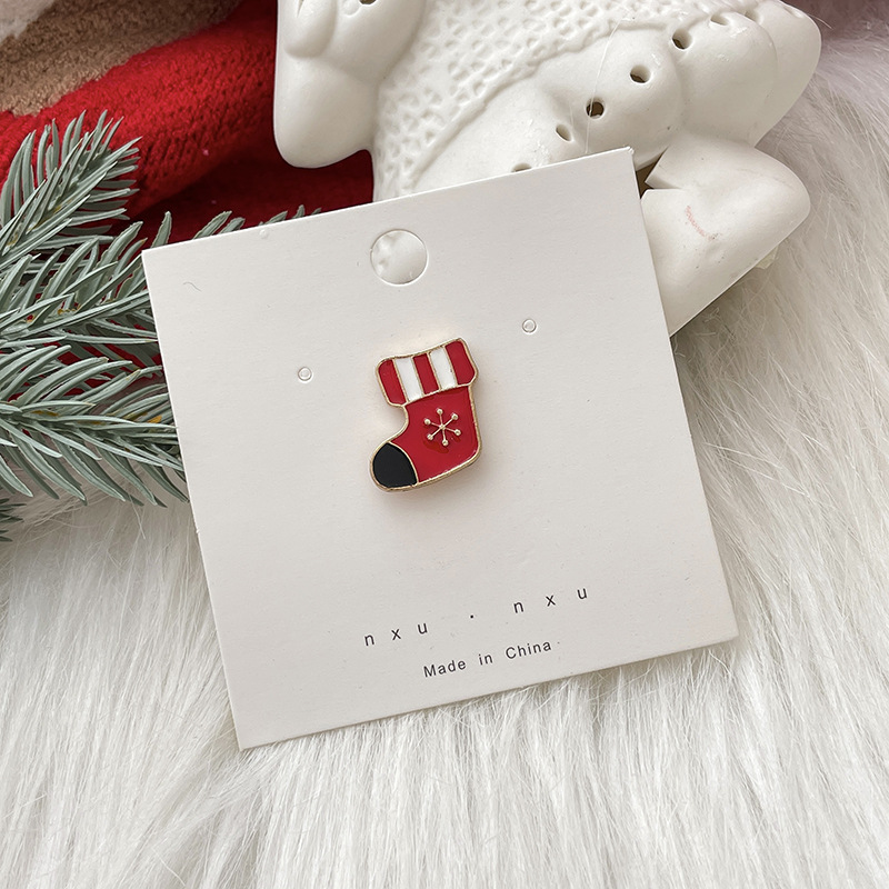 Santa Claus Brooch Female Cute Cartoon Corsage Wardrobe Malfunction Proof Pin 2022 New Christmas Badge Accessories