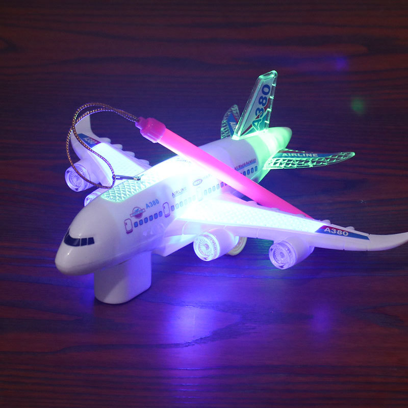 元宵节手提灯笼a380客机飞机玩具电动灯光音乐万向行走男孩批发
