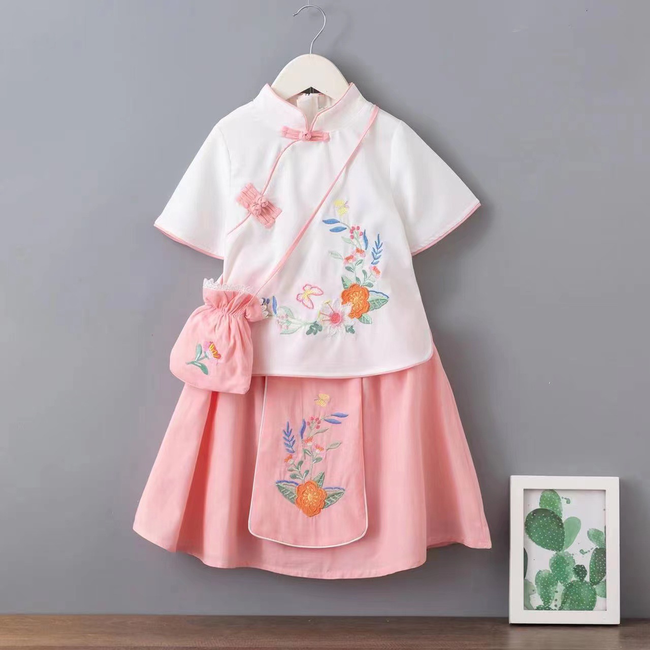 中国风童装女童汉服改良女孩旗袍襦裙宝宝中式唐装春秋装幼儿园服