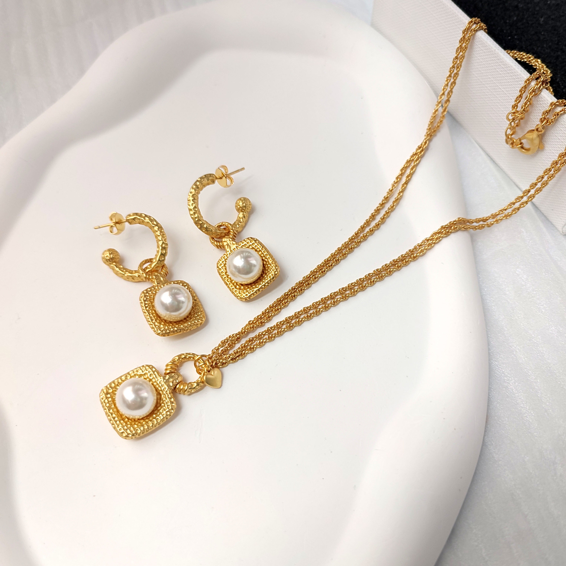 法式bv风镶珍珠方形熔岩项链轻奢宫廷复古风耳环网红中古双层项链