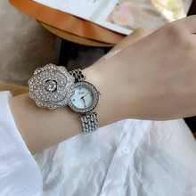 厂家供应时装表时尚新款女士手表钢带指针式石英防水镶钻花形腕表