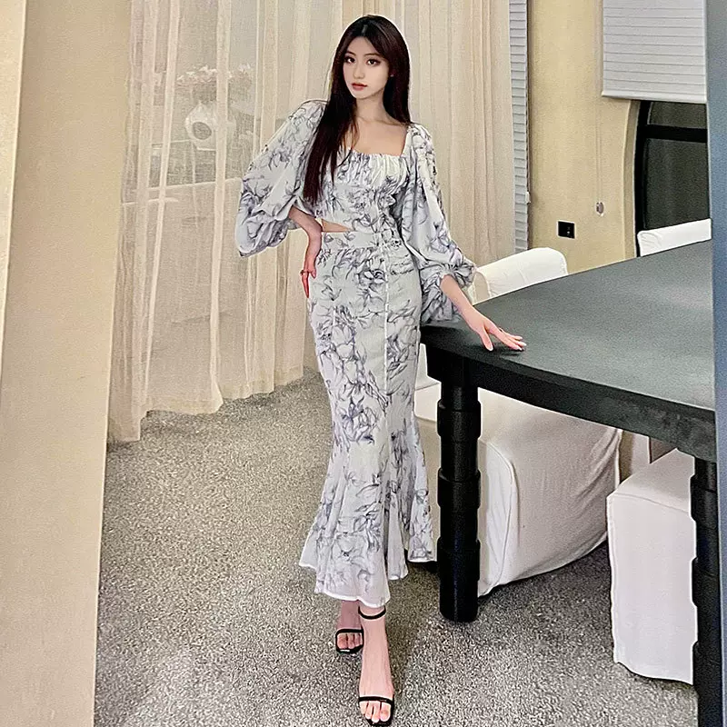 特价清仓白芷霜花春方领灯笼袖上衣包臀鱼尾半裙印花套装不退不换
