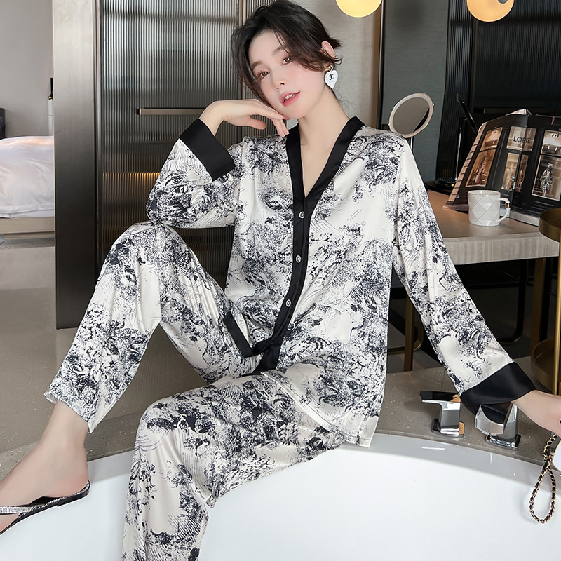 Women's Long Sleeve Artificial Silk V-neck Thin Casual Silk Homewear Set Cute Cardigan Girl Print Ice Silk Pajamas