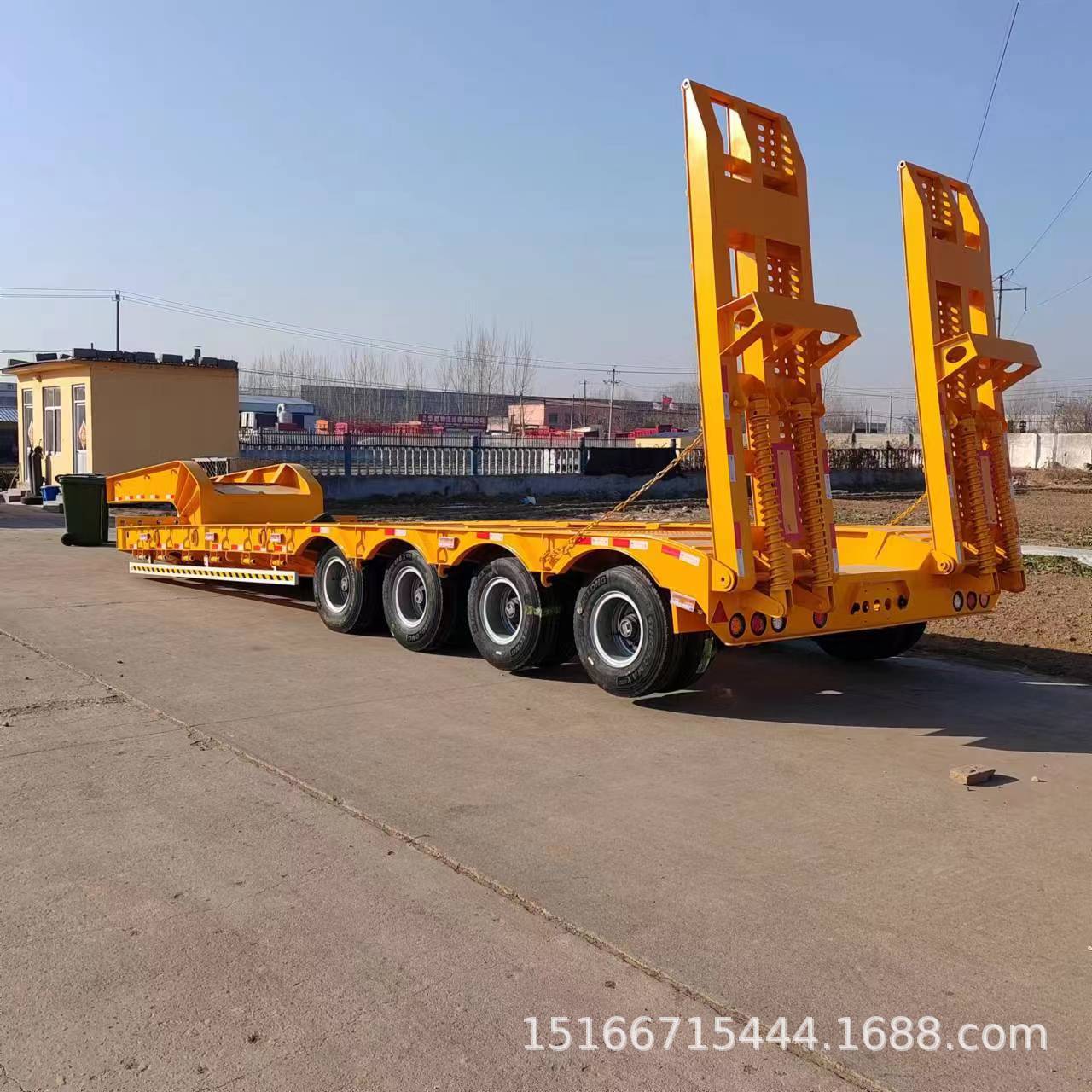 广东三线六轴勾机板全国上户低平板半挂车 13米低平板大件运输车