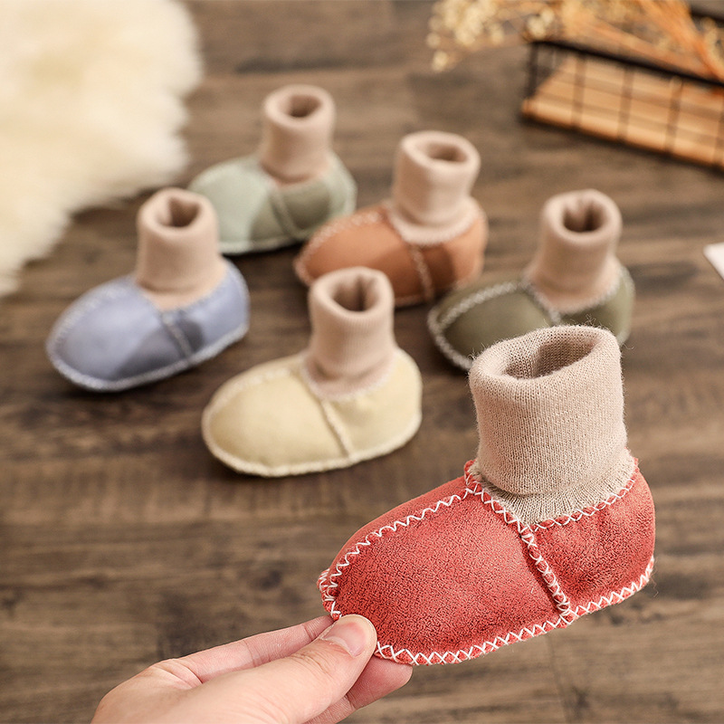 Fur Integrated Baby Shoes and Socks Soft Bottom 0-6 Months 6-12 No Drop Toddler Cotton Shoes Male and Female Baby Autumn and Winter 0-1 Years Old