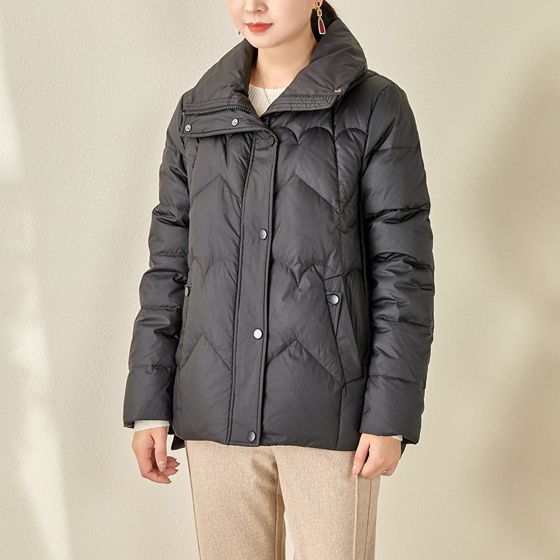 90 White Goose down Lapel down Jacket 2023 Short Windproof down Jacket Loose Temperament down Jacket for Women Wholesale