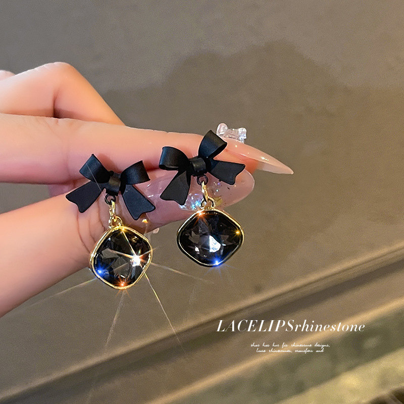 Mysterious Black Bow Temperament Elegant Earrings Women's French Style High Sense Elegant Crystal Earrings Trendy 925 Silver