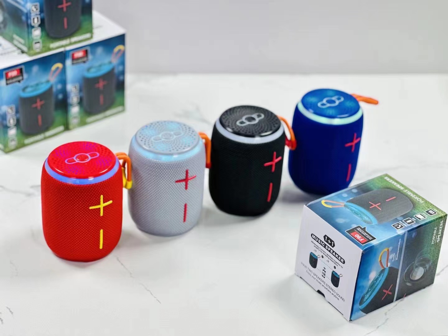 Cross-Border New Arrival F90 Wireless Bluetooth Speaker Outdoor Portable Subwoofer Rgb Color Light Cloth Net Audio