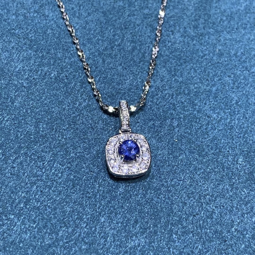 天然彩宝蓝宝石吊坠方形微镶时尚设计造型s925纯银镶嵌项坠挂坠