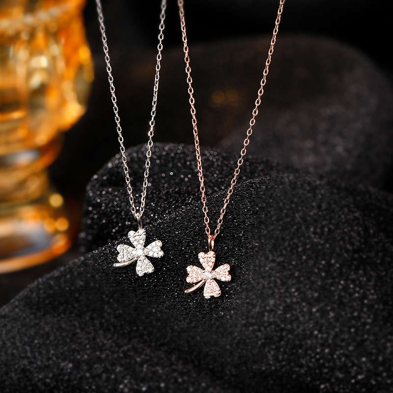 european and american retro four-leaf clover necklace personalized， fashion and all-match internet celebrity clavicle chain accessories short factory direct sales