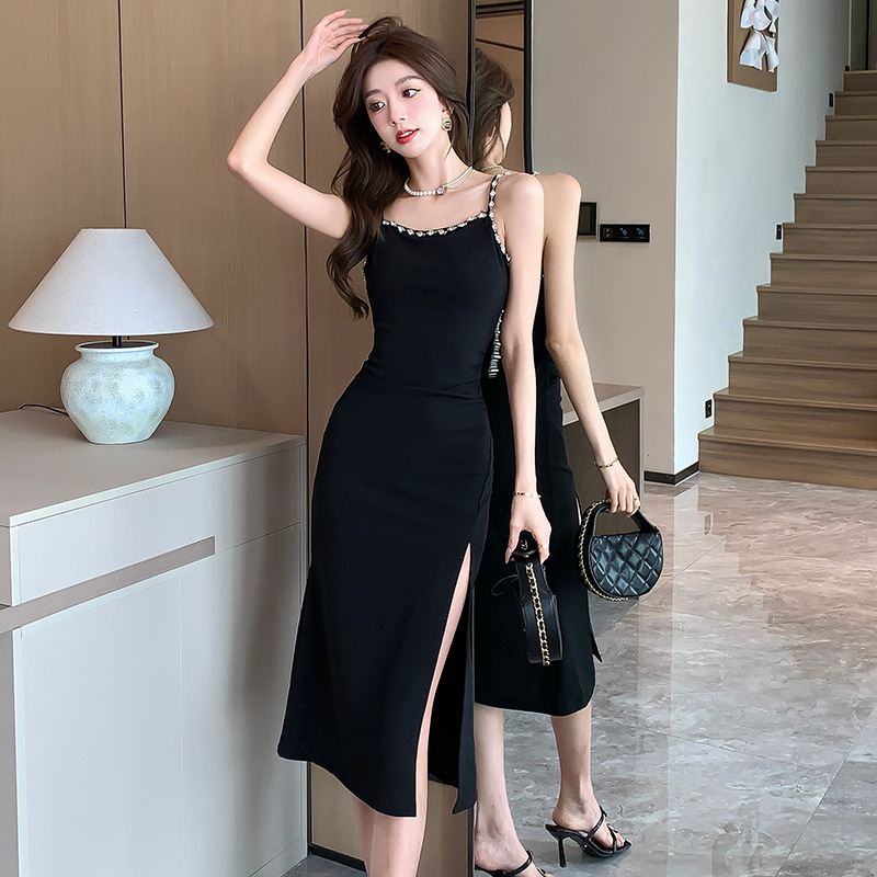 法式赫本风礼服性感露背黑色吊带连衣裙女2024夏新款气质开叉长裙