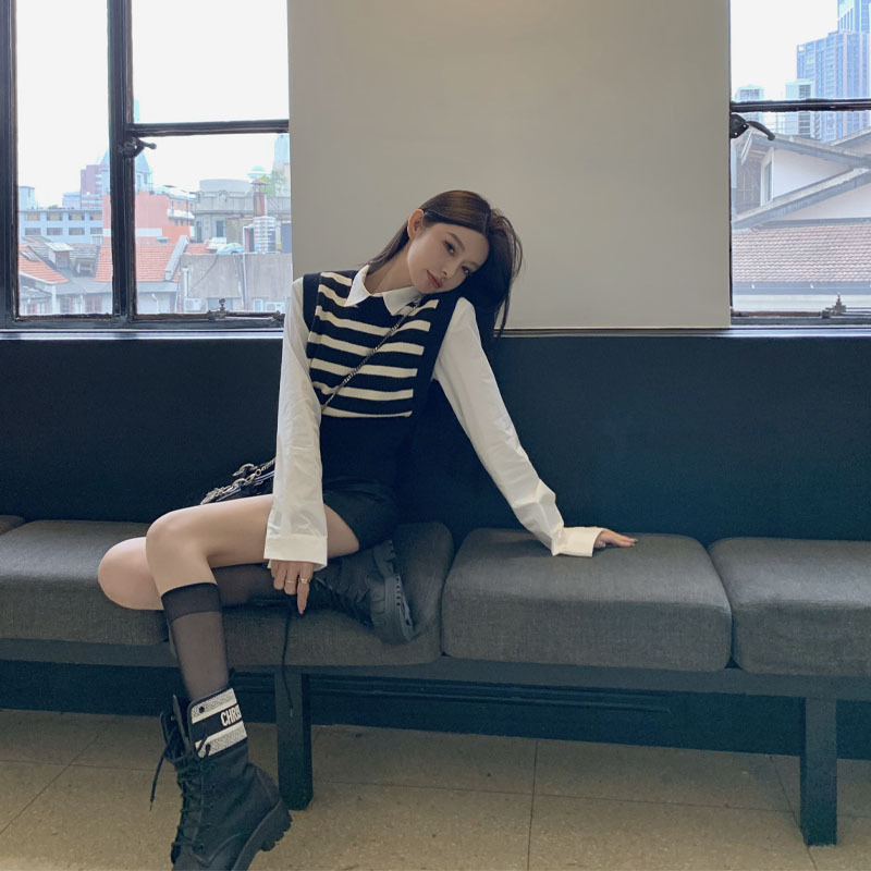 2022针织衫侧镂空束腰条纹毛衣背心女法式马甲无袖圆领ins潮上衣