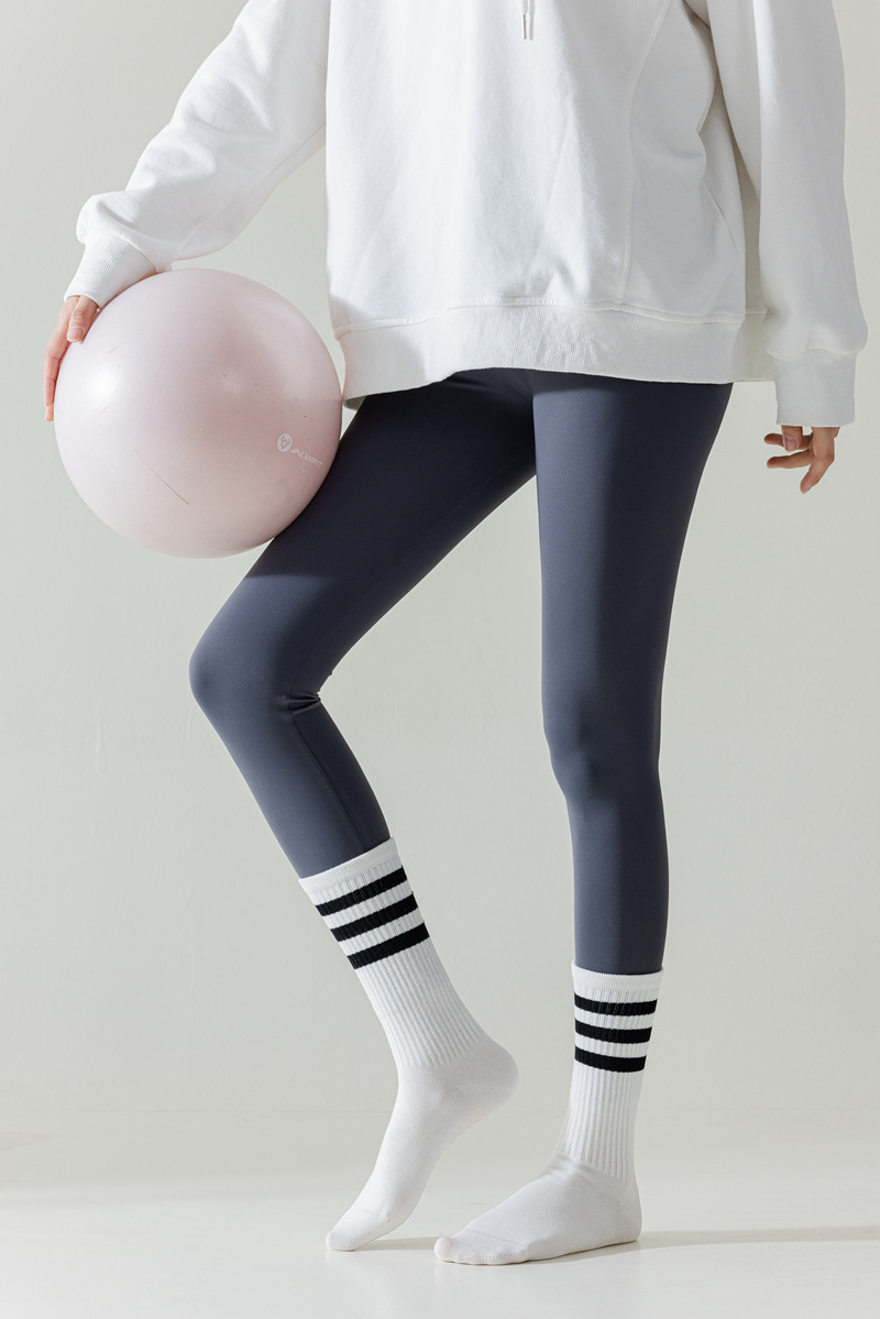 白色瑜伽袜子女士长袜春夏运动袜弹健身鲨鱼裤配普拉提防滑跑步