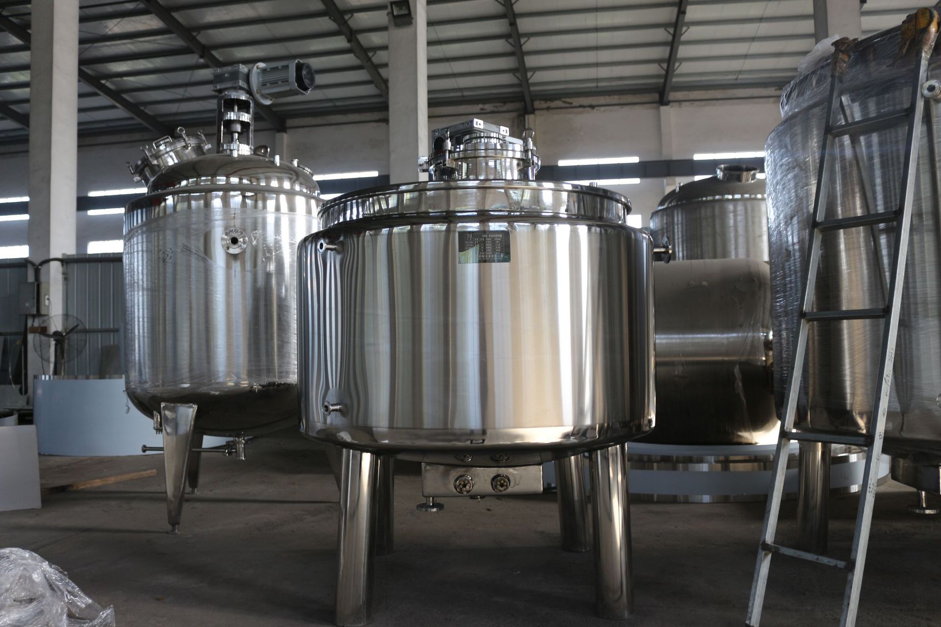 316l不锈钢配液罐蒸汽加热调配罐电加热无菌搅拌配液罐