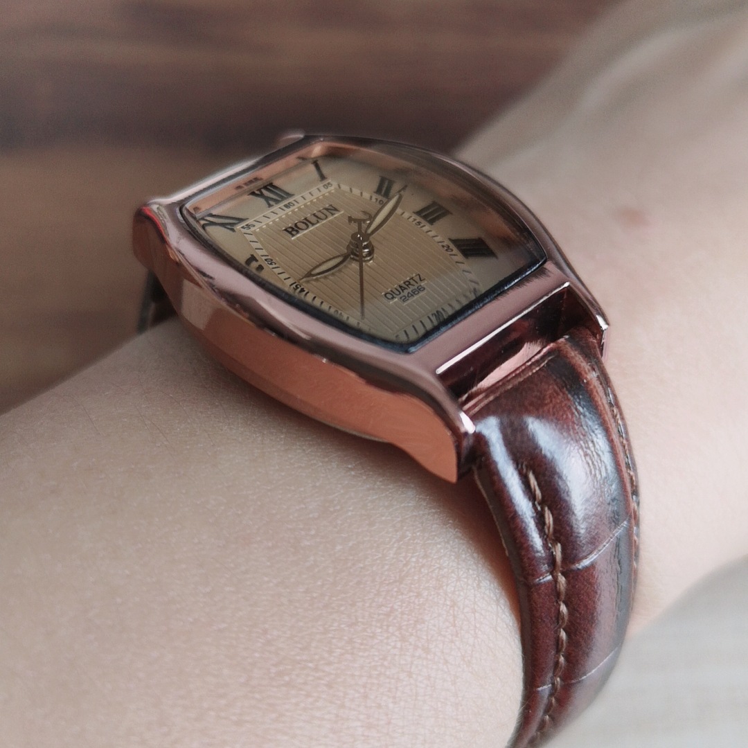 新款博伦bolun酒桶咖色表盘罗马面韩版时尚简约石英手表女