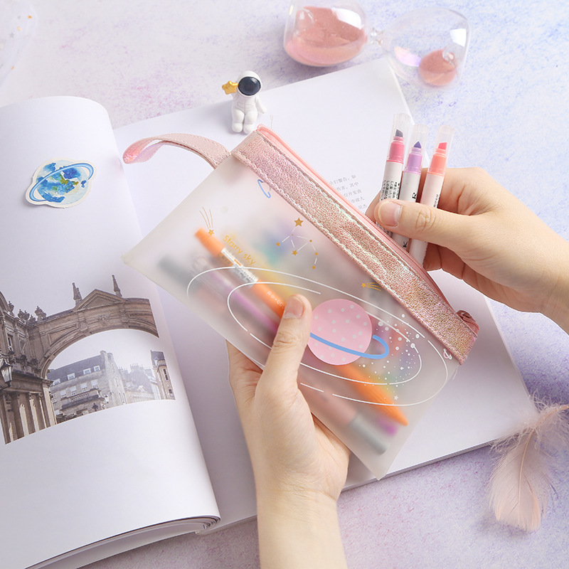 三年二班透明星空笔袋简约ins日系磨砂文具袋初中女孩可爱铅笔盒