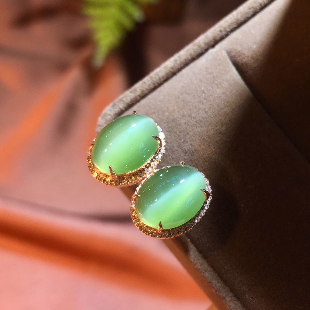 七夕节新品和田玉耳钉女冰种翡翠猫眼碧玉蛋面镶嵌耳饰送妈妈