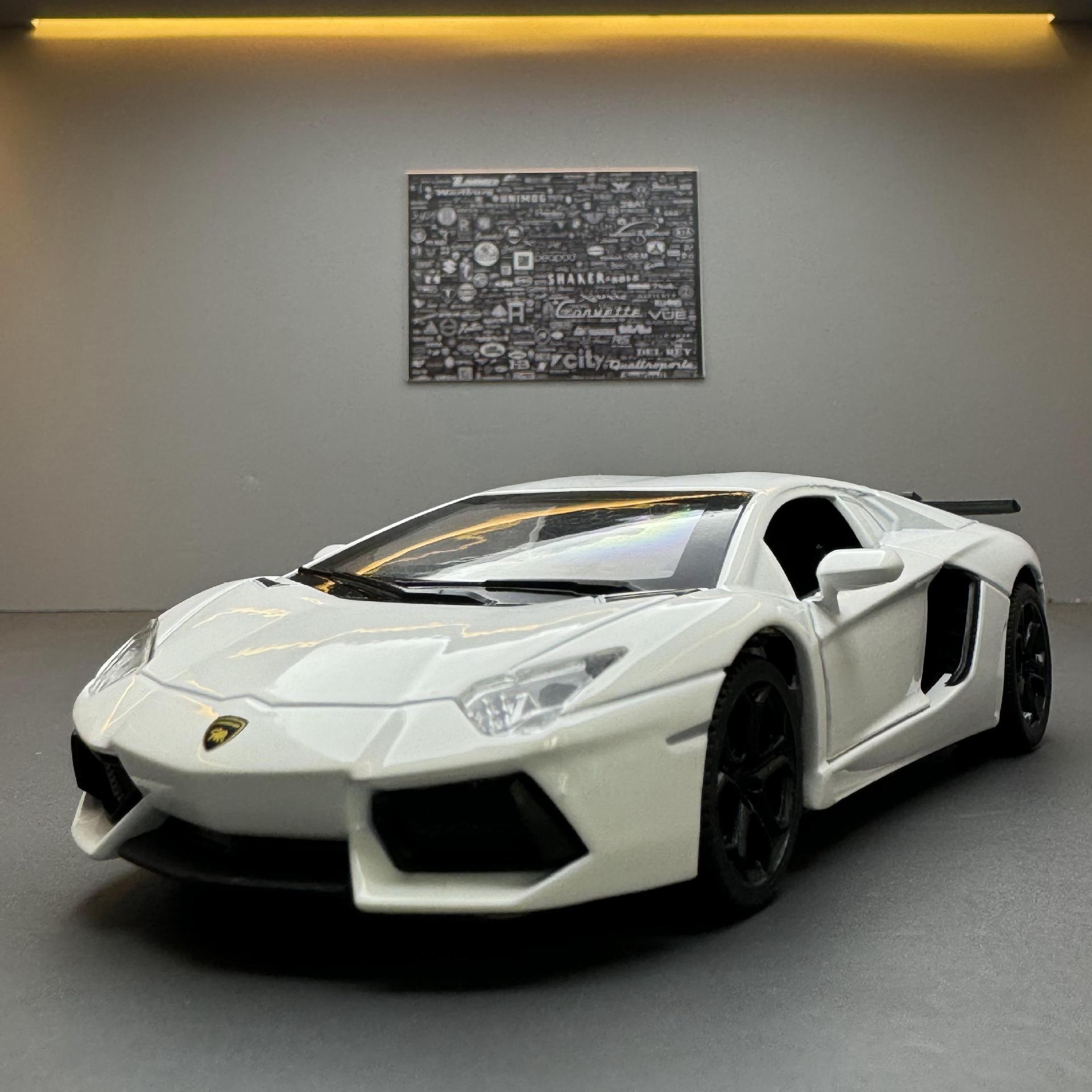 天鹰合金车模1比32兰博lp740跑车声光回力玩具车音乐模型摆件收藏