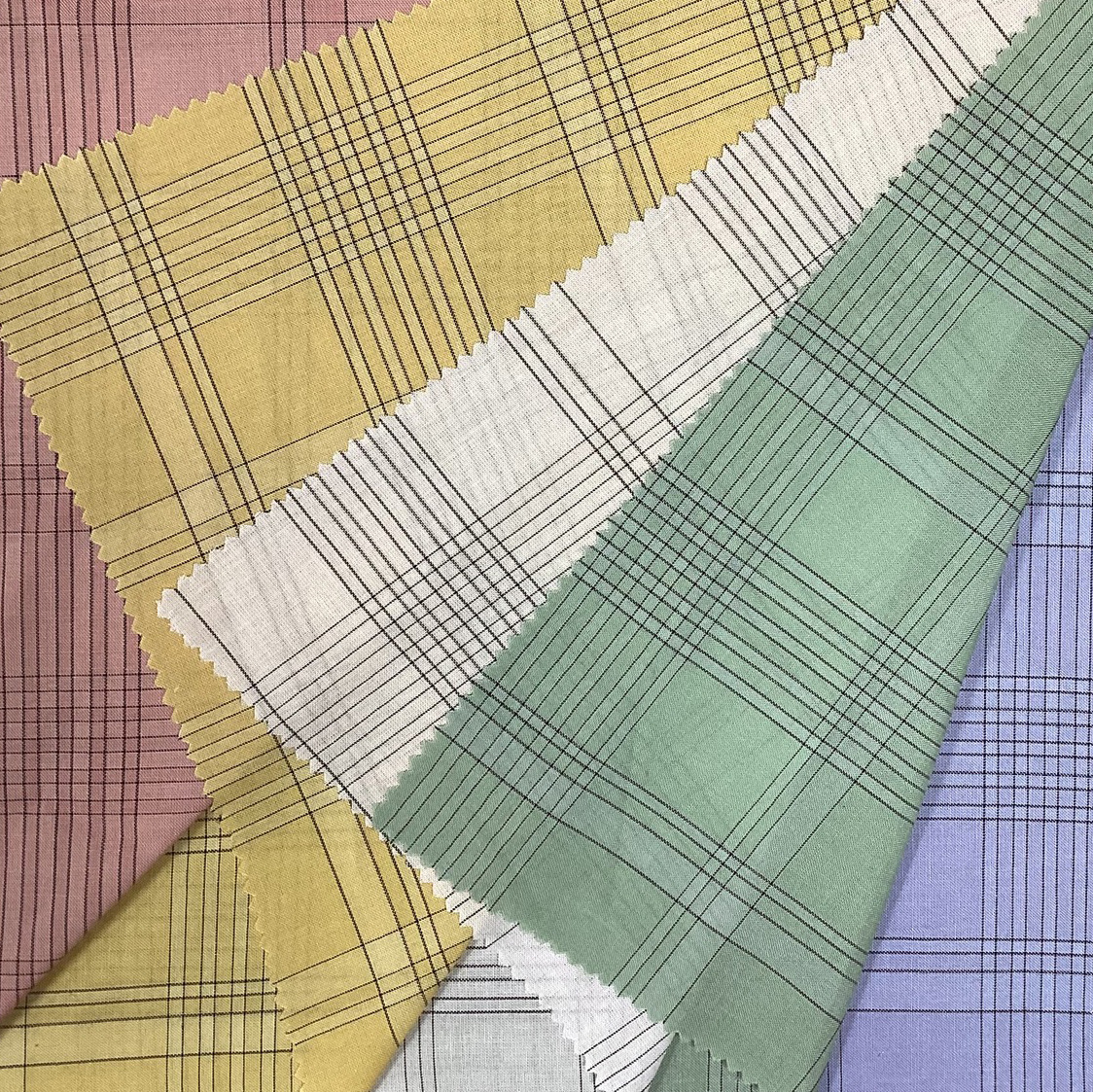 彩色系人棉格子面料 经典平纹不规则连衣裙时尚现货布料