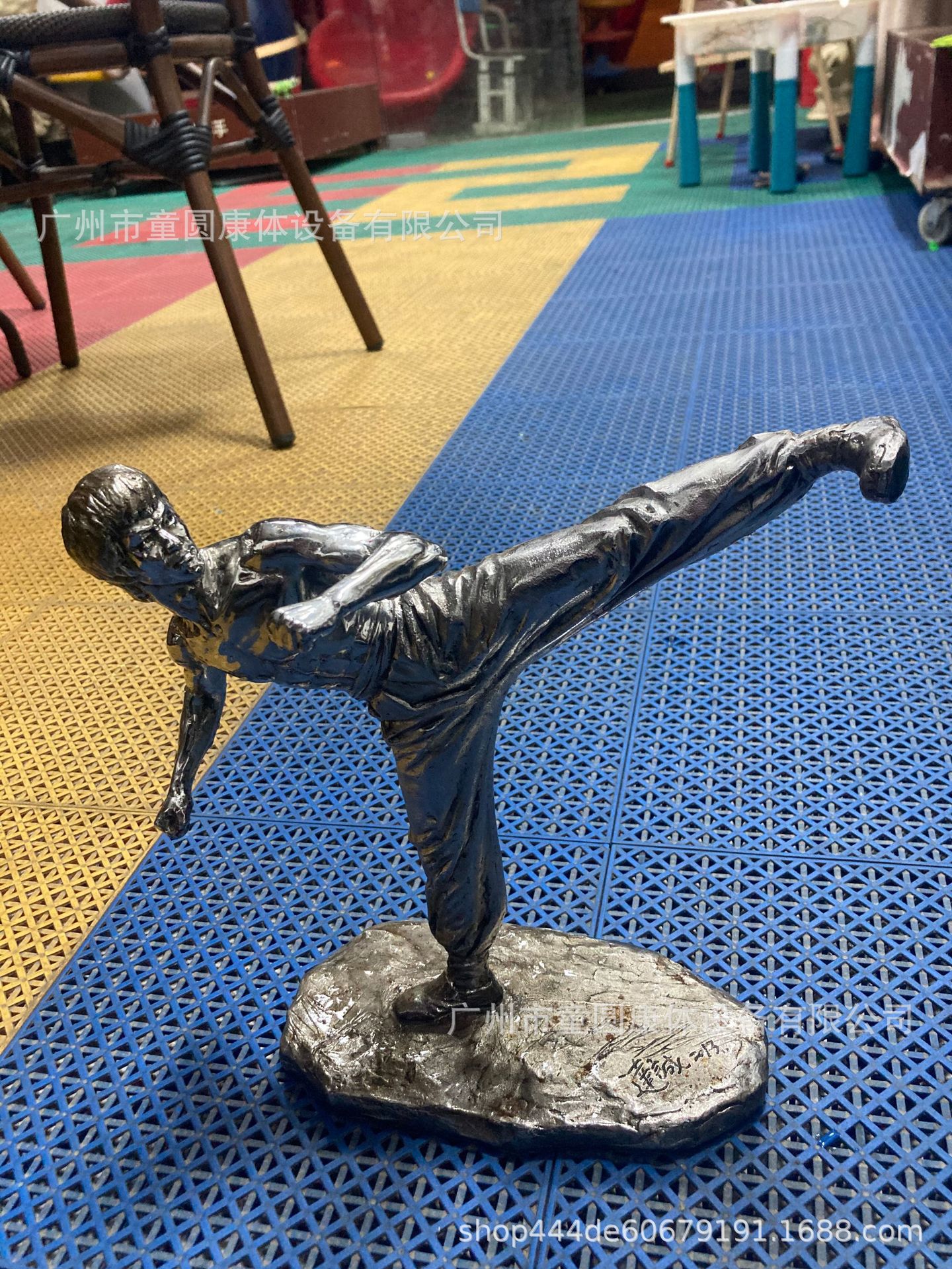 李小龙人物雕塑不锈钢摆件中国功夫小子办公室客厅书房艺术雕像