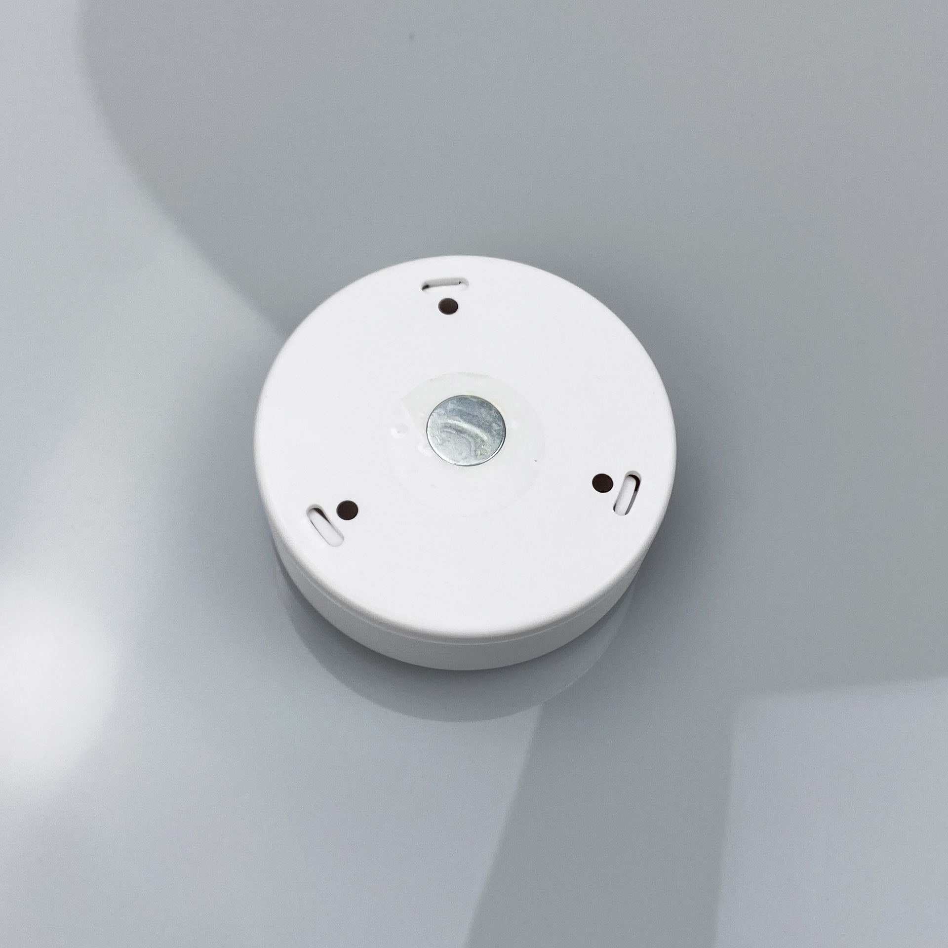 人体感应橱柜灯走廊感应小夜灯 免布线充电衣柜灯 led圆形感应灯