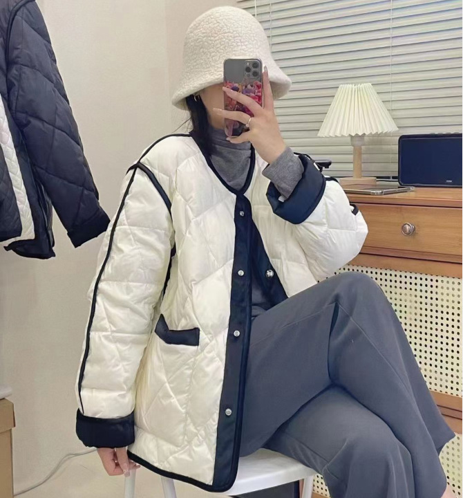 2023秋时尚洋气新款丝绒感撞色菱格压纹宽松轻羽绒服小香风外套女