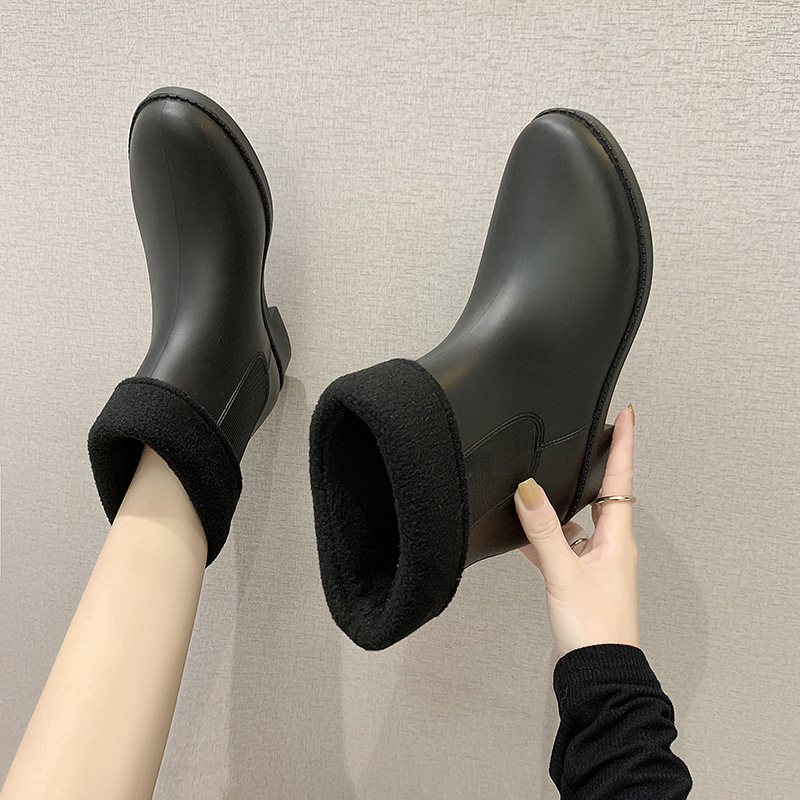 成人柔软胶鞋厨房工作雨鞋女式雨靴四季短筒雨靴加绒时尚外穿女