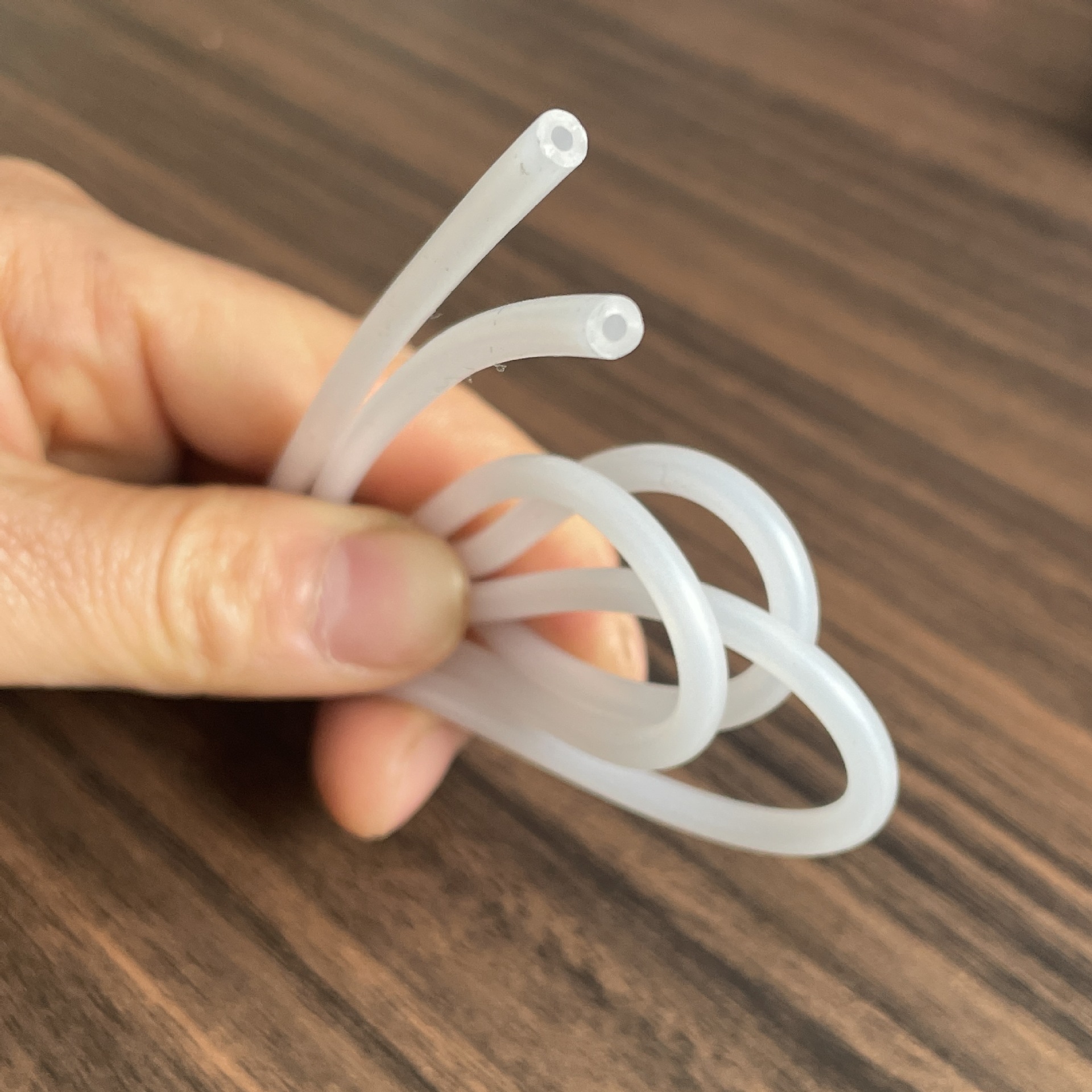 厂家批发tpe管半透明软管雾面流体水管弹力可拉伸玩具打印机专用