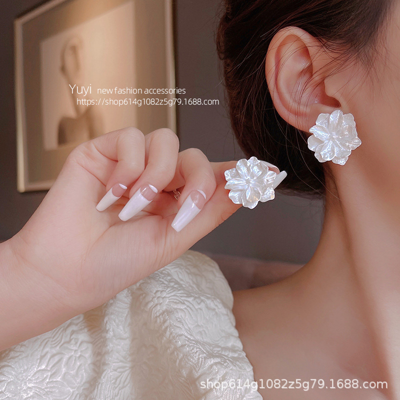 S925 Korean Pearl Earrings High-Grade Temperament Earrings Silver Needle Retro Tassel Earrings Special-Interest Design Wholesale Women