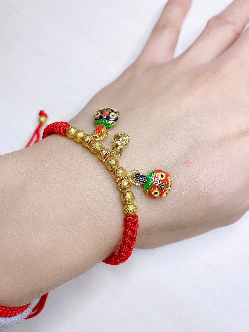 新年招财吞金兽手链手工编织红绳手链沙金珠子手串直播一件代发货