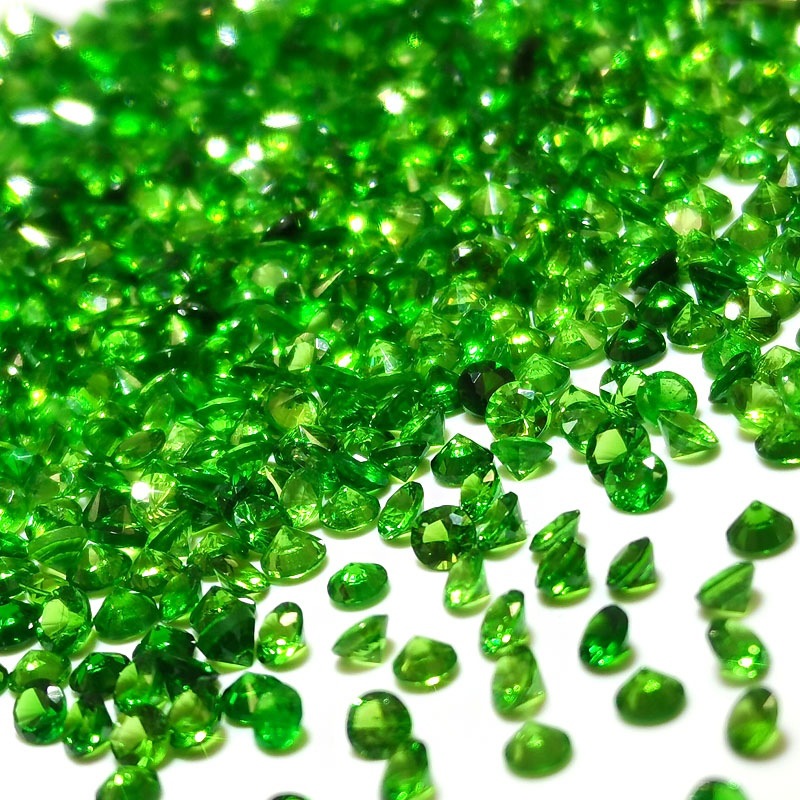 0成交10件天然沙弗莱翠绿色石榴石刻面裸石1800元一克拉镶嵌18k金戒指