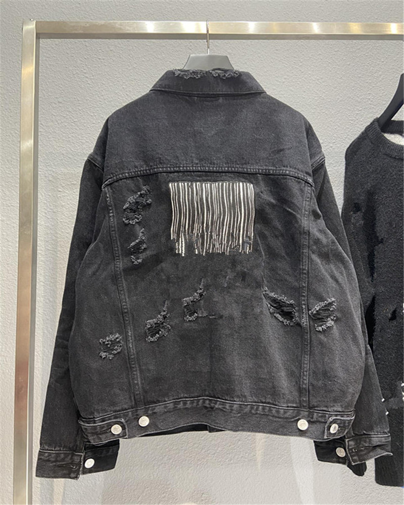 高版本 21秋冬新款英文字母条码双面立体绣 洗水磨烂破洞牛仔外套