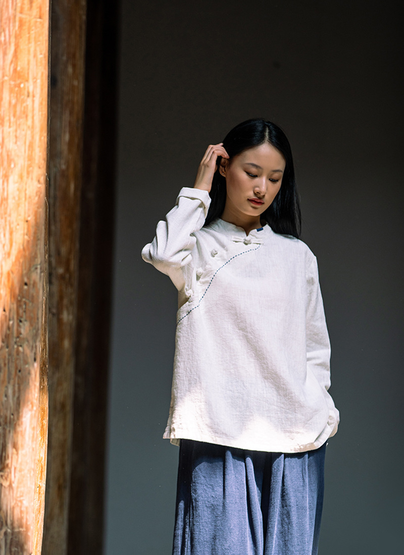 2022春新品棉麻复古立领偏襟中式盘扣上衣长袖女士手工缝线衬衫