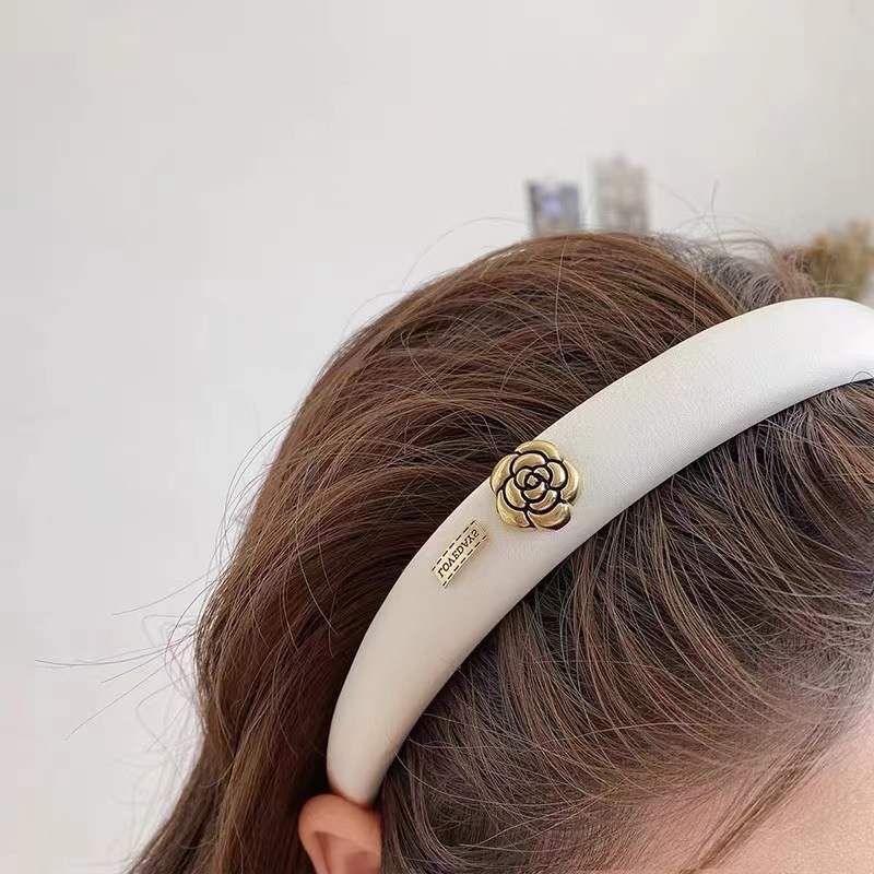 Autumn and Winter High-Grade Classic Style Camellia Headband Luxury High-End Sponge Headband New Internet Celebrity All-Matching Hair Hoop