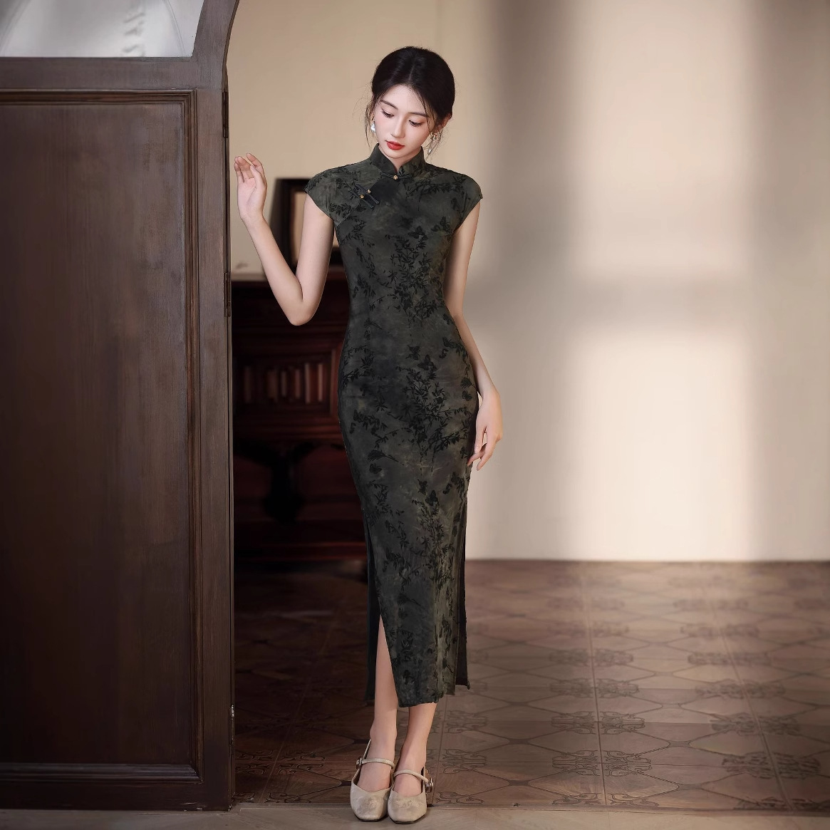 2025夏季新款旗袍无袖植绒提花旗袍新中式显瘦收腰侧八扣旗袍现货