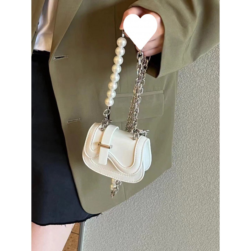 小众设计可爱学生单肩斜挎包马鞍包2024春夏新款迷你高级女包代发