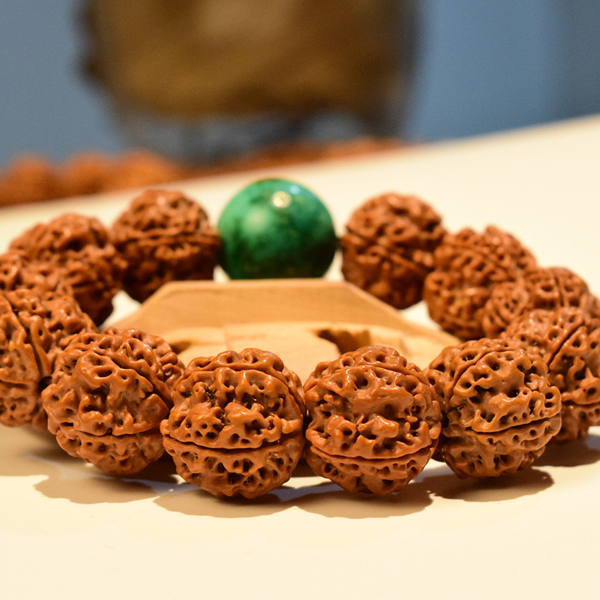 尼泊尔大金刚菩提子蜂王爆肉双龙纹安娜籽配绿松佛珠文玩菩提手串