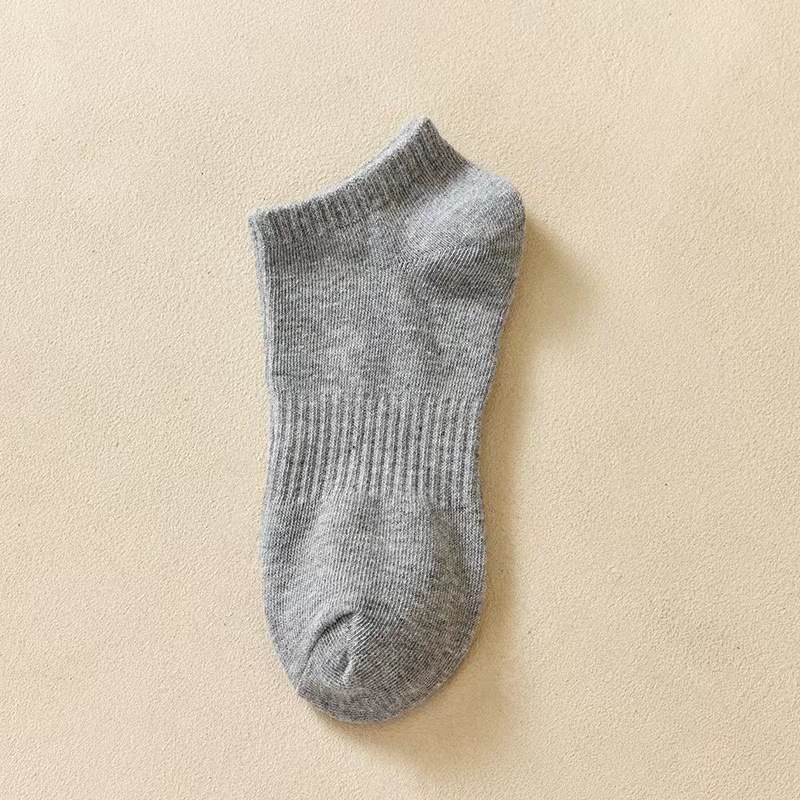 Men's Socks Summer Non-Slip Simple Low Top Solid Color Athletic Socks Sweat-Absorbent Breathable Thin Male Socks Ins Students' Socks