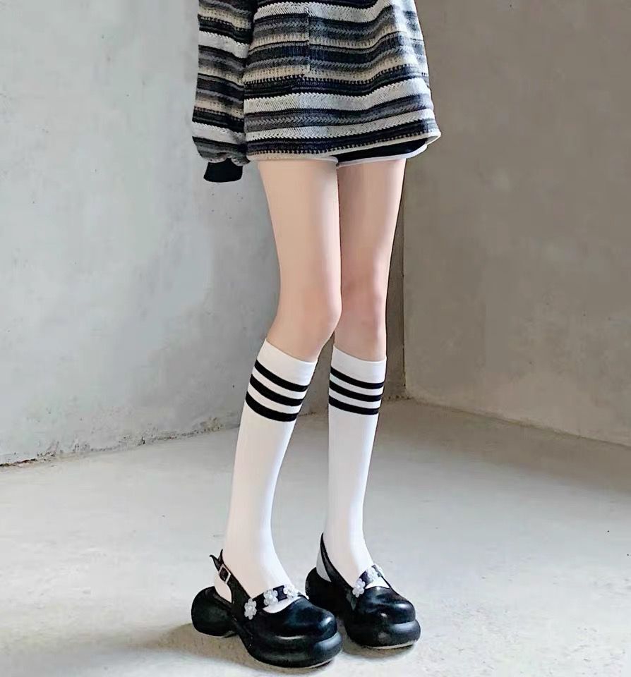 中筒袜日系学院风中厚黑白条纹长筒袜三条杠过膝高筒袜学生袜厂家