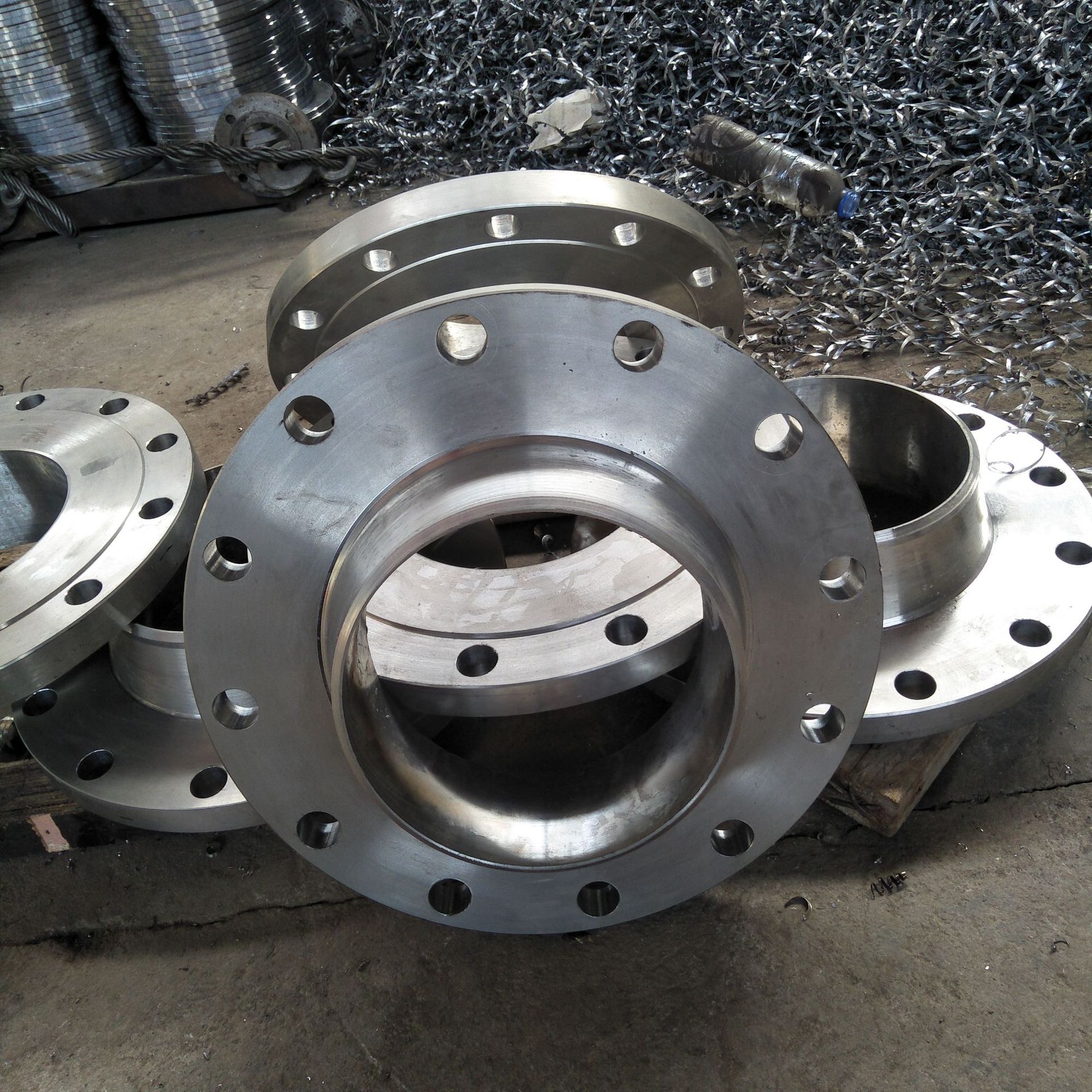 生产q23520带颈对焊法兰rf面碳钢对焊法兰高压锻打凹凸面wn法兰