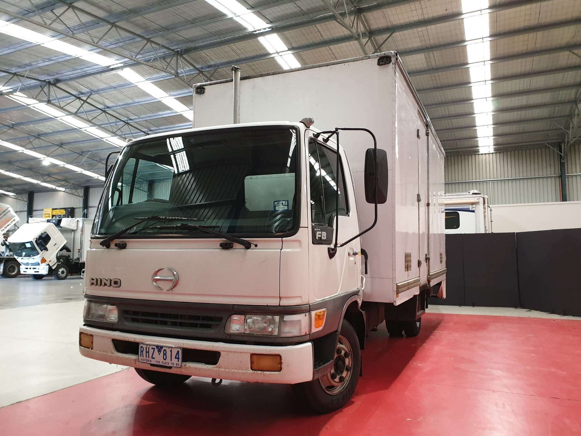 卡车配件批发适用老款日野500电镀角灯灯框-阿里巴巴