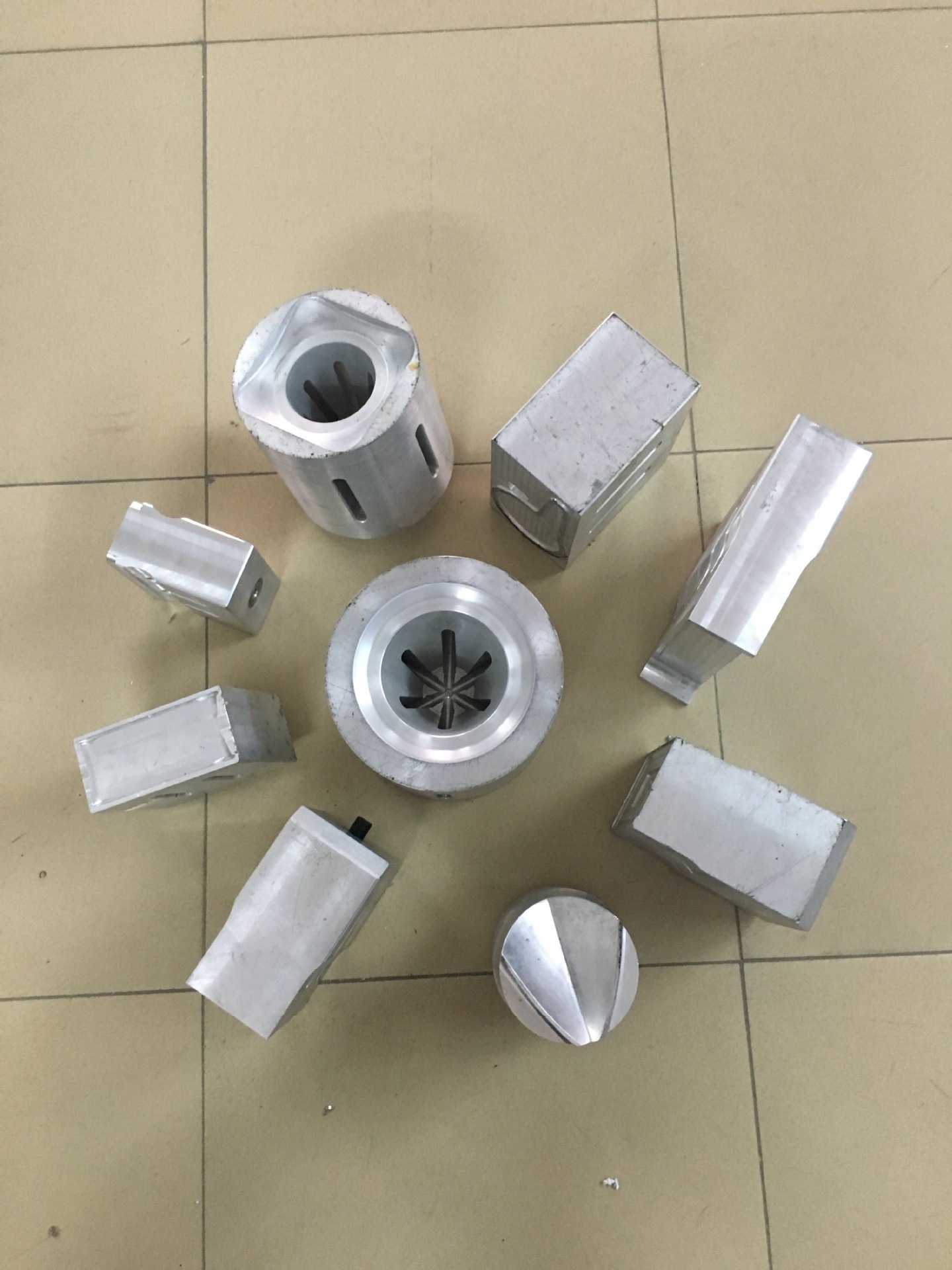 台州鑫晟厂家定做各种规格超声波焊接机铝模具(方模,圆模)